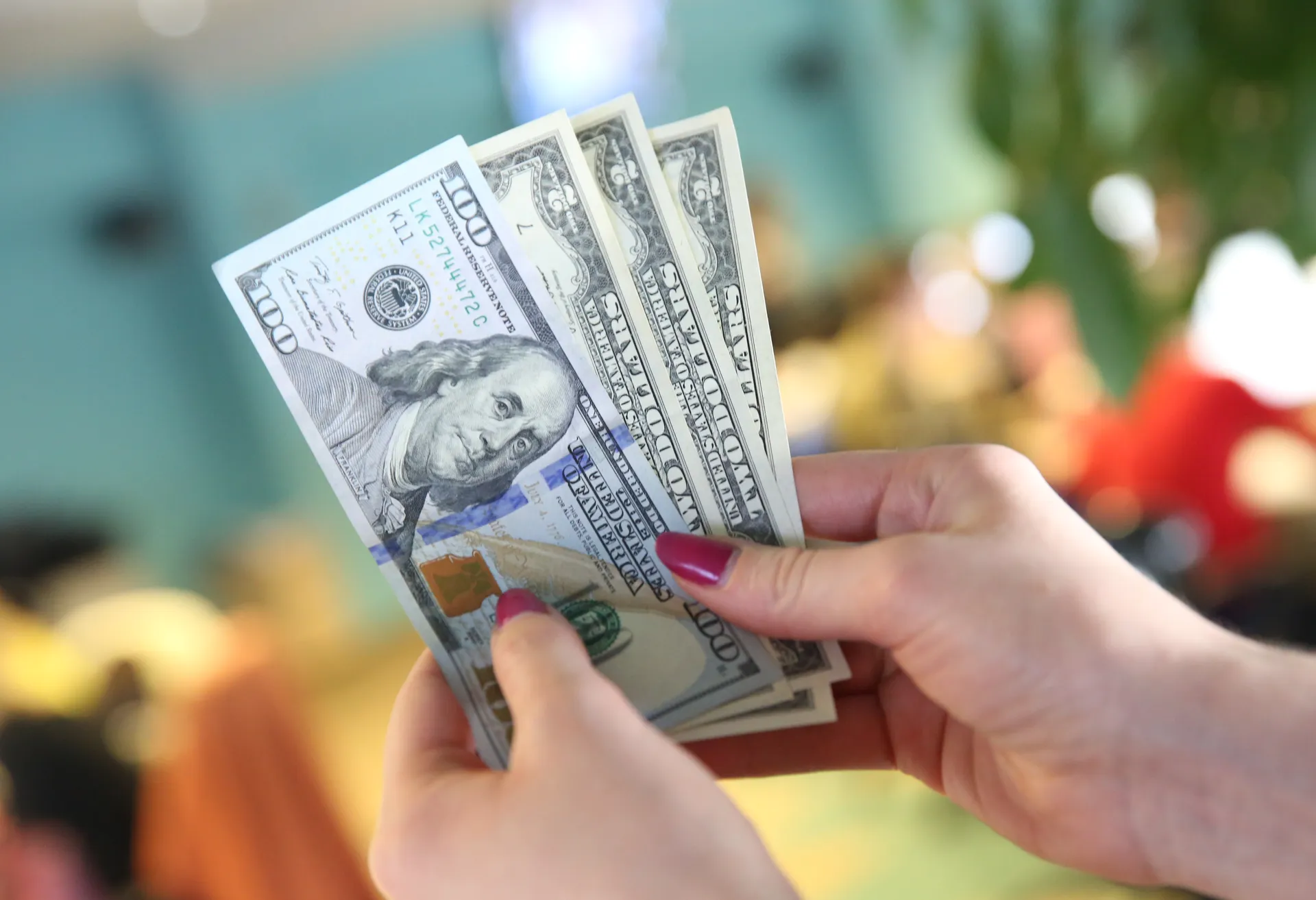 Денежные купюры долларов США