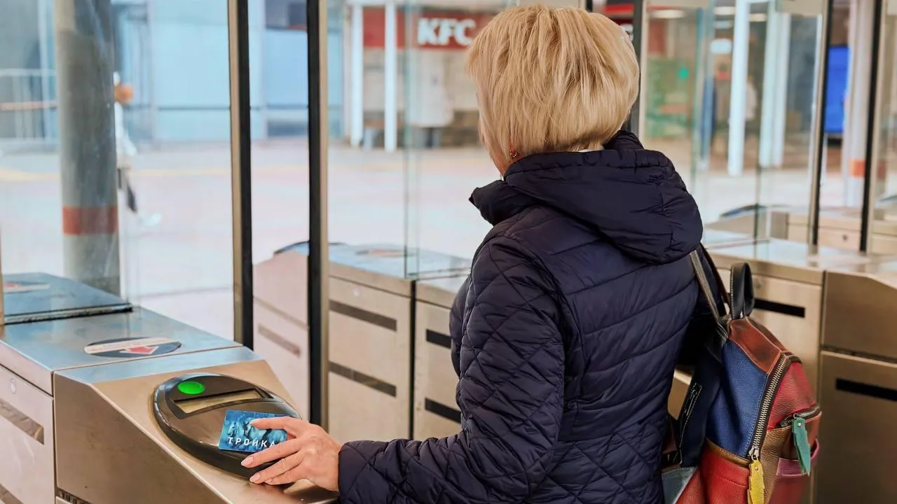 Минтранс Подмосковья: почти половина пассажиров МТППК оплачивает проезд «Тройкой»