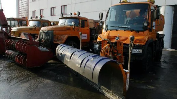 Около 10 тысяч километров автодорог очистили за минувшие сутки в области