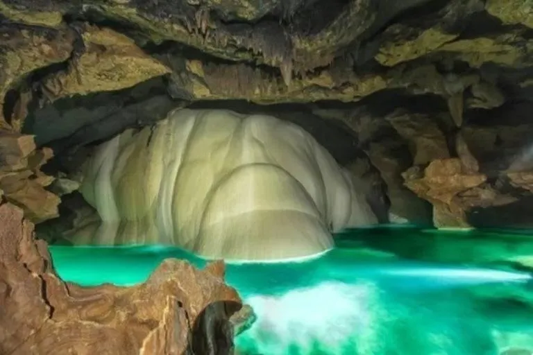 Красная пещера (фото с сайта ООО "Кизил-Коба")