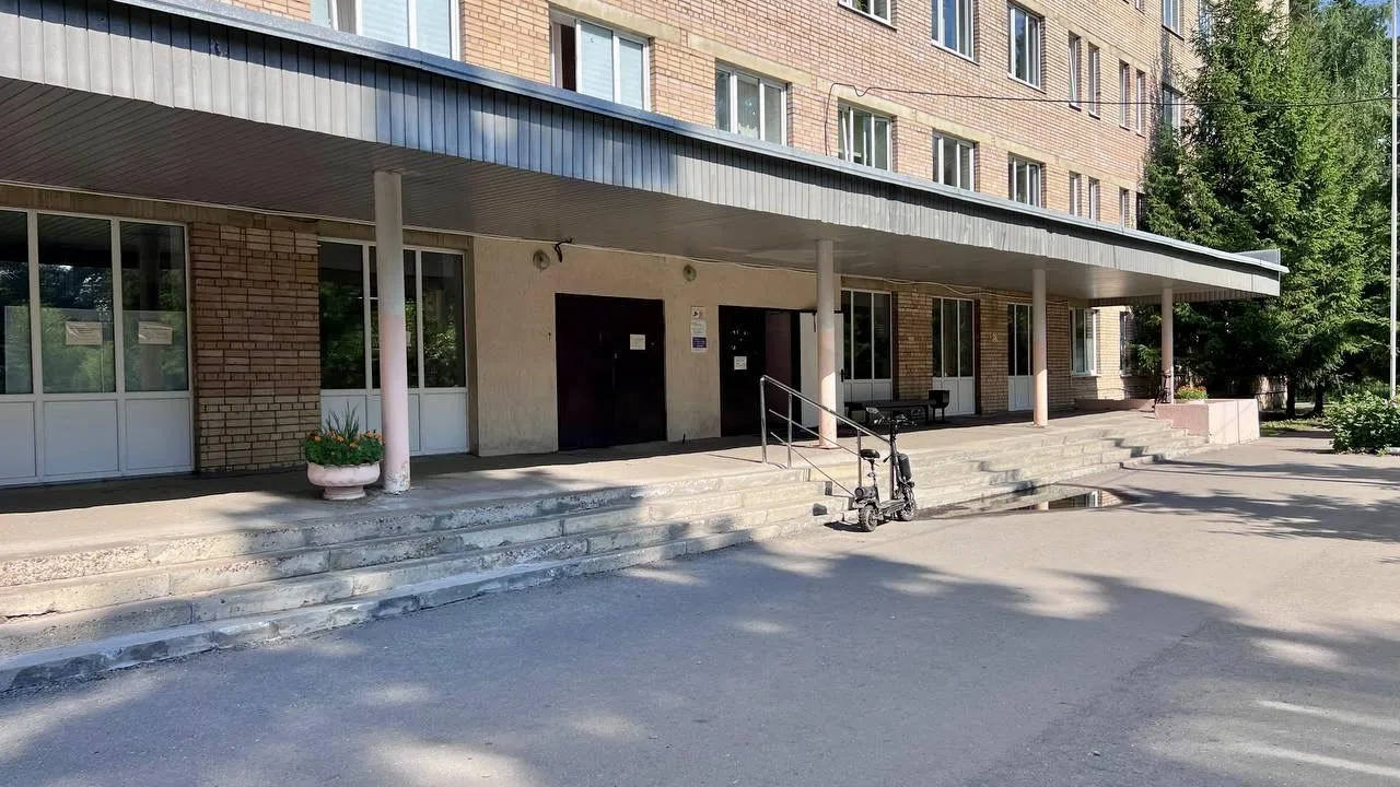 Стартовали работы по замене лифтов во взрослой поликлинике Пушкинской больницы