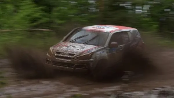 Дети угнали автомобиль, чтобы объехать всю Австралию