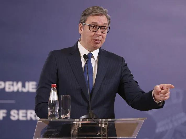 Политолог объяснил, почему Вучич приглашает на работу в Сербию россиян и украинцев
