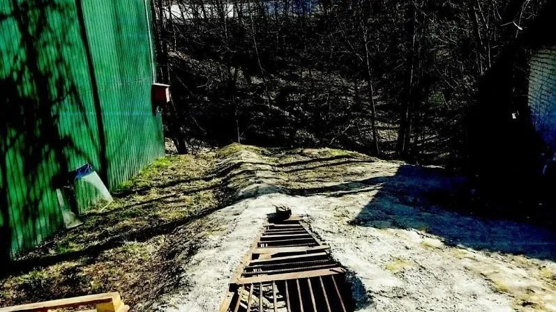 В Мытищах в приток Клязьминского водохранилища сбрасывали неочищенные стоки и мусор