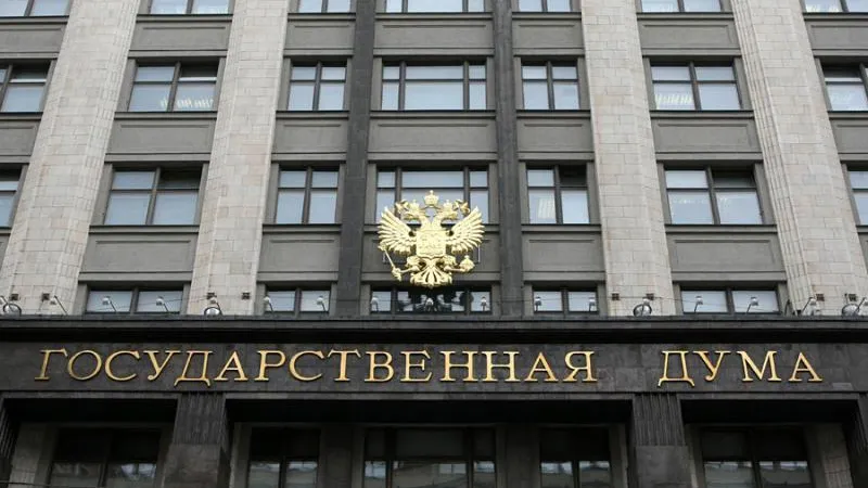 Депутатам ГД пришлось прервать заседание из-за текущей крыши