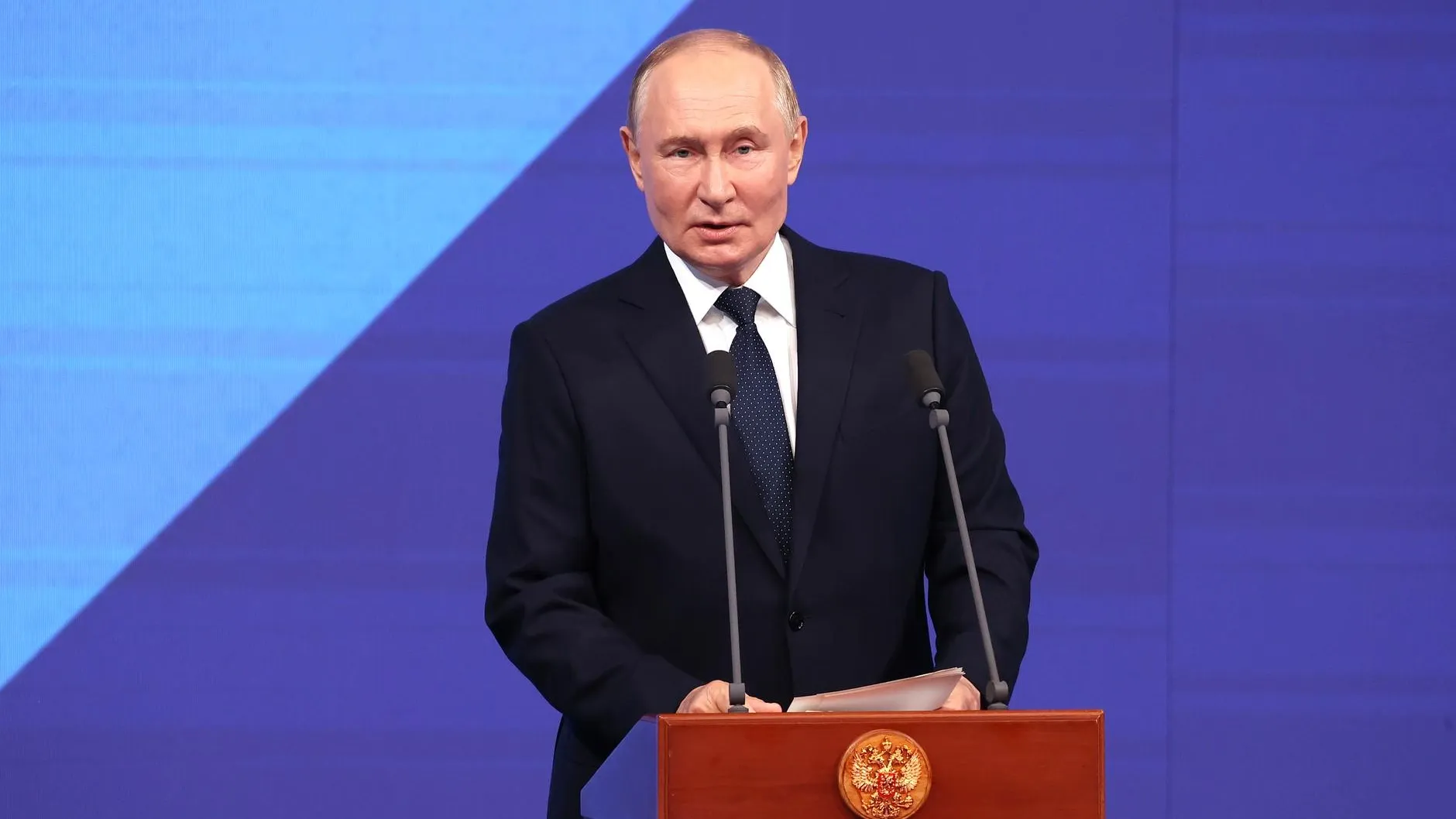 Украина призвала арестовать Путина во время его визита в Туркменистан