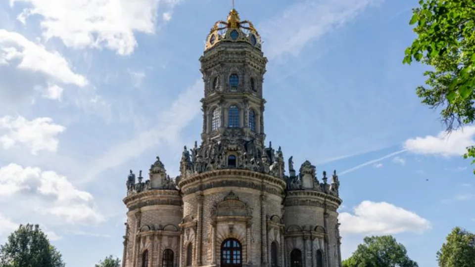 Знаменская церковь в Дубровицах. Фото: медиасток.рф