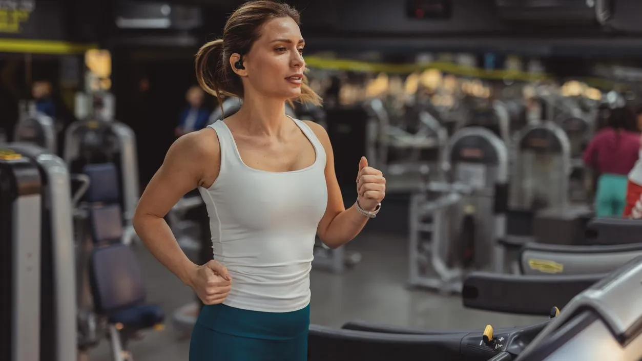 Фитнес-эксперт предупредила о риске травм при резком старте в спорте