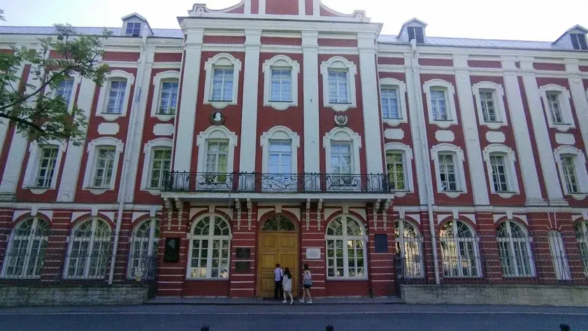 Арестованный за проукраинский лозунг в соцсетях доцент Суворов решил уволиться