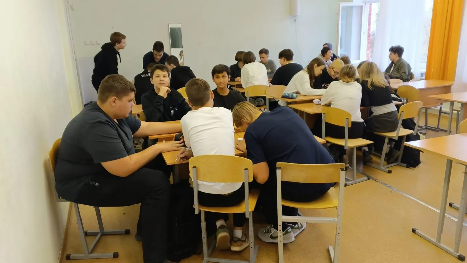 В Большом Серпухове для школьников провели психологический тренинг «Вот так работник!»