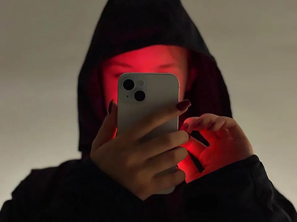 Мошенники массово воруют аккаунты звезд в соцсетях: удастся ли их вернуть