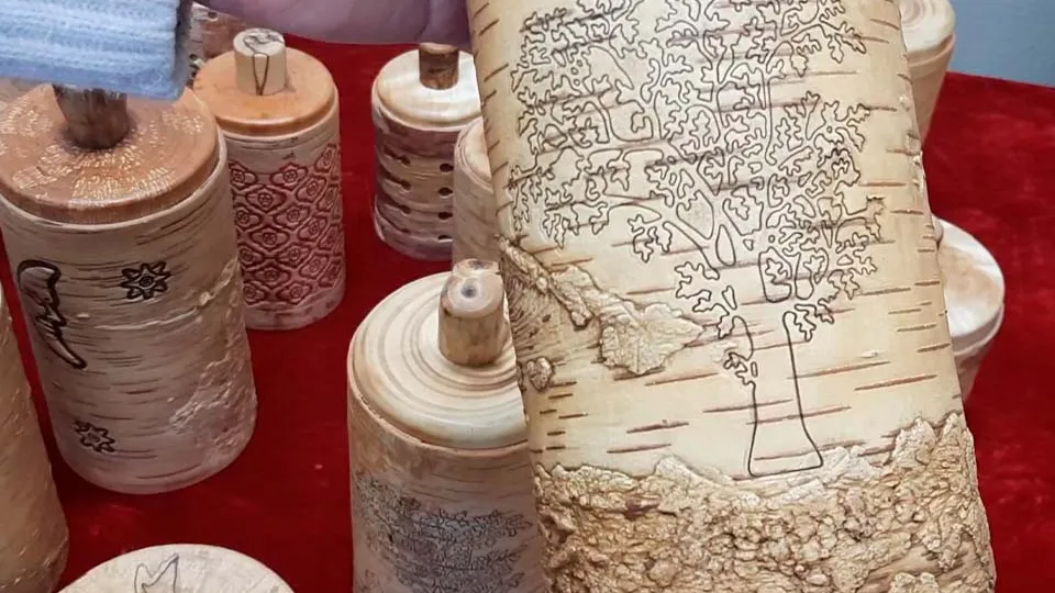 Изделия из березы по старинным технологиям от мастера Александра Засорина. Фото: МедиаБанк Подмосковья\Михаил Мартыненко