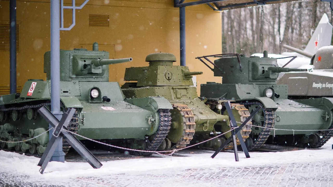 Жителей Подмосковья пригласили на празднование Дня защитника Отечества в Музее техники Вадима Задорожного