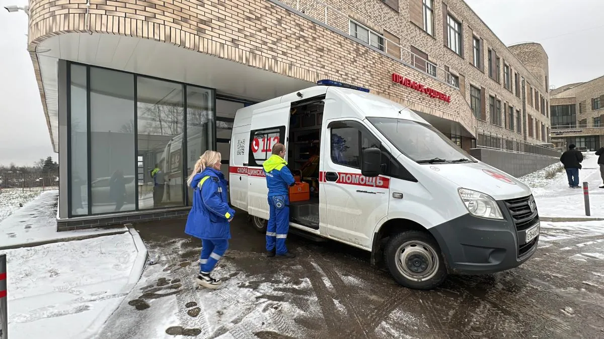 На Сахалине мастер отпросился домой и скончался на парковке до приезда скорой
