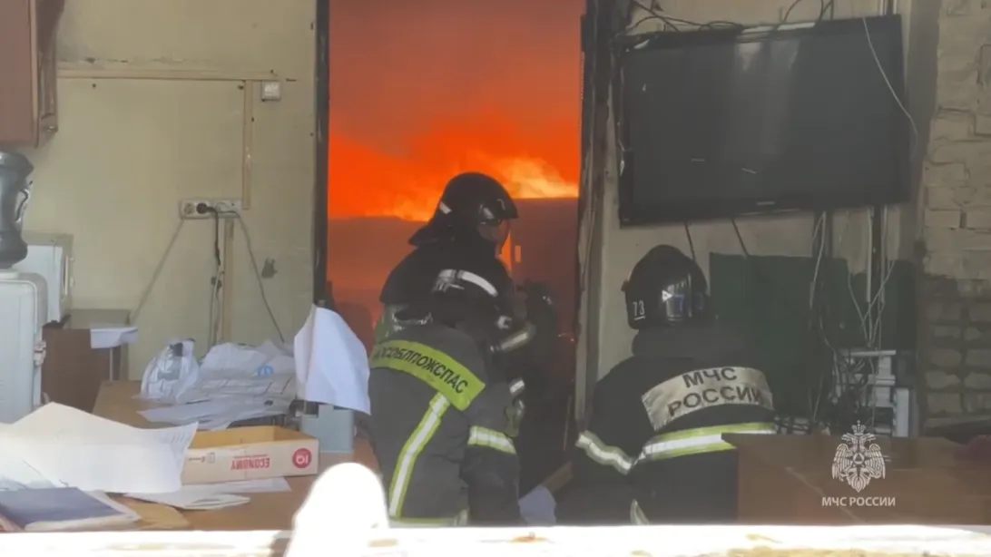 Пожар в производственном здании в Химках локализован на площади 3 тысячи «квадратов»