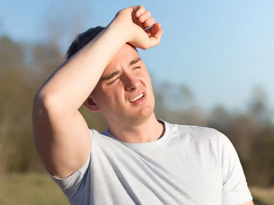 Просто добавь воды: выяснилось, как избежать проблем со здоровьем в аномальную жару