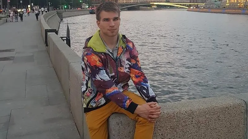 «Живу помощью другим»