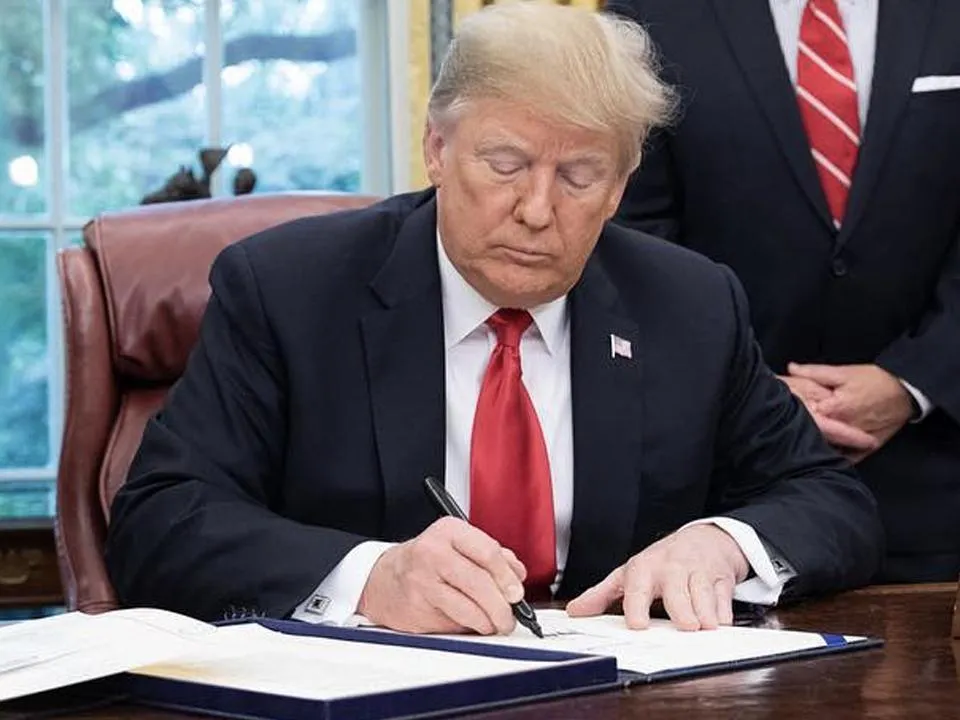 Политолог Громский: администрации Трампа придется отменить многие санкции против РФ