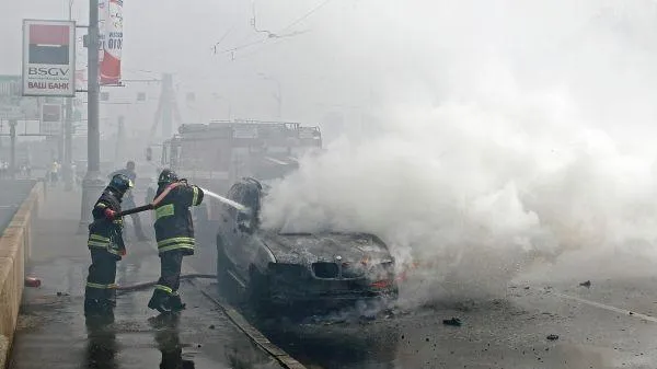 В МЧС по Петербургу рассказали, из-за чего чаще всего происходили пожары в автомобилях