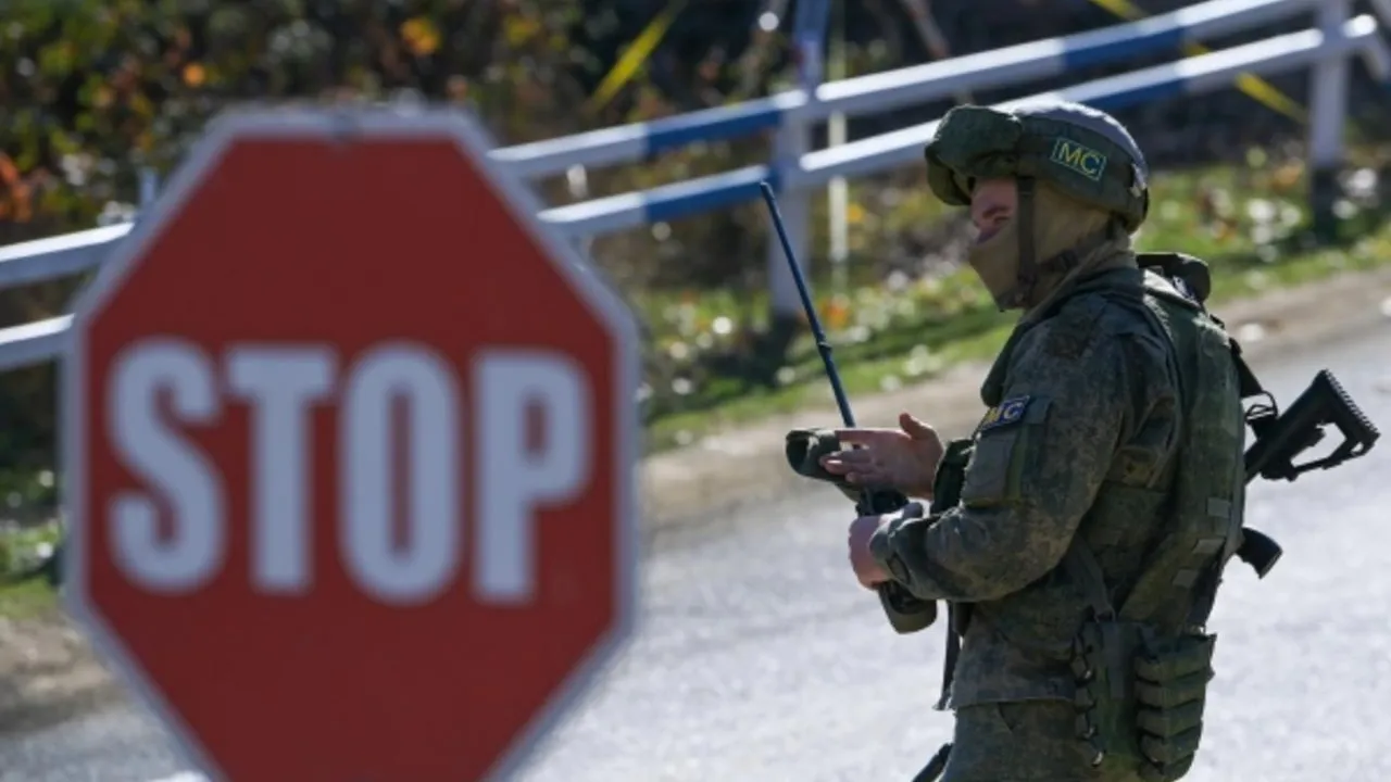 Российские миротворцы ведут переговоры с Баку из-за происходящего в Лачинском коридоре