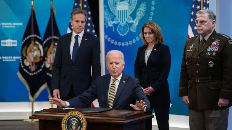 Американский сенатор: мы направили миллиарды долларов в самую коррумпированную страну мира