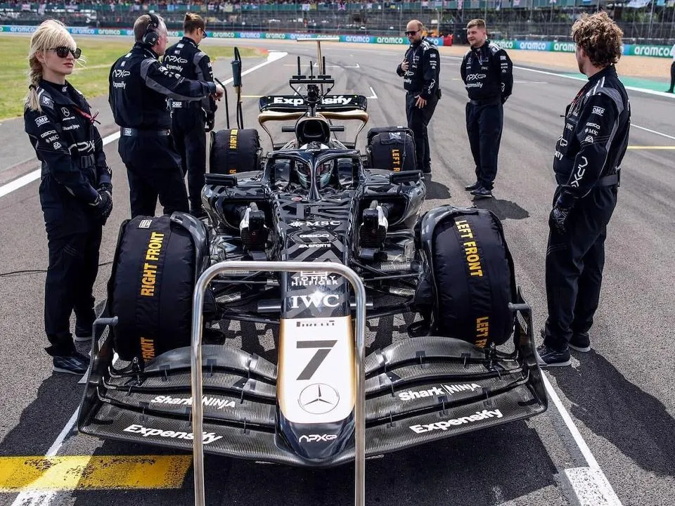 Мифы и правда фильма «F1»: что действительно происходит в паддоке «Формулы-1»