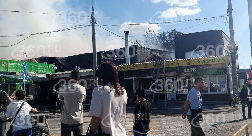 Крупный пожар в шаурмичной в Самаре сняли на видео