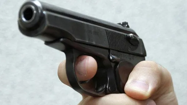 Пьяный пассажир угрожал пистолетом водителю автобуса в Королеве
