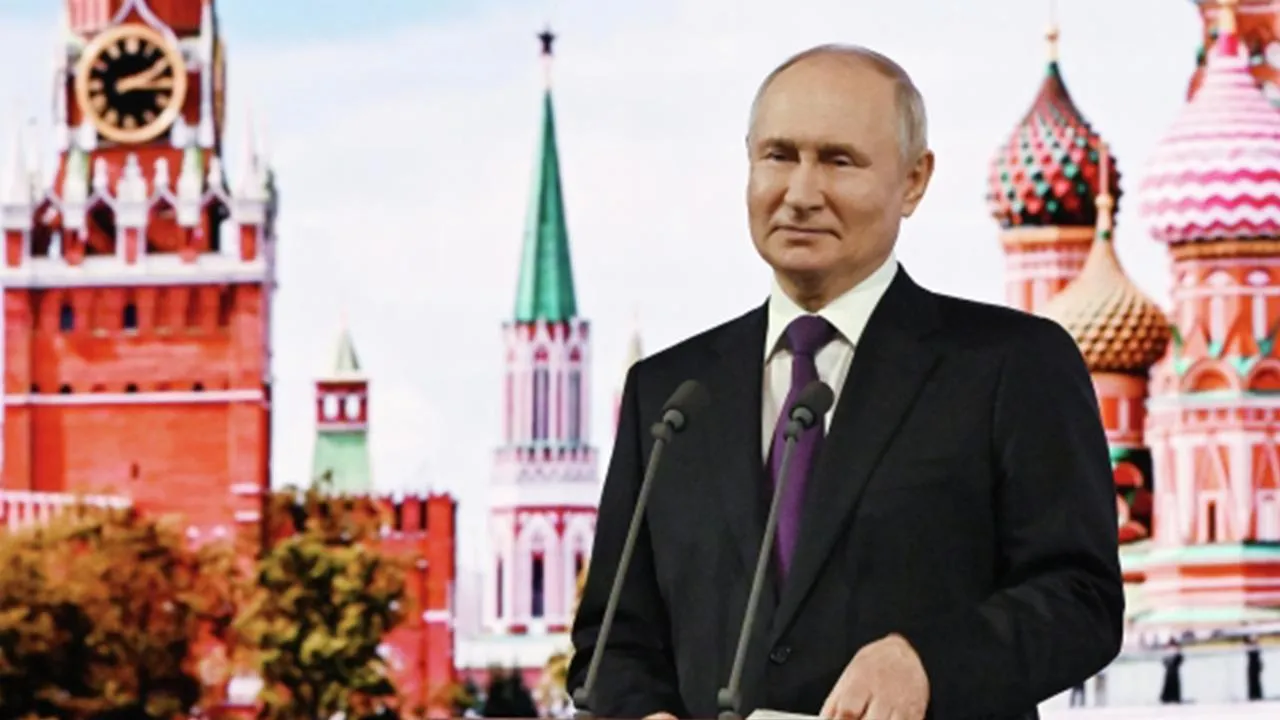Москвичи получили от Путина поздравление с Днем города