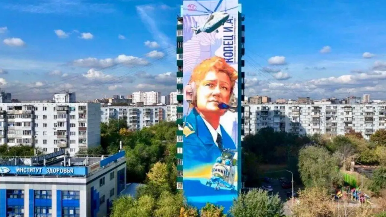 Мурал с портретом женщины-легенды появился на торце дома в Люберцах