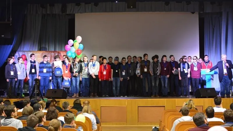 Программисты из МФТИ вошли в топ-3 на полуфинале студенческого чемпионата мира