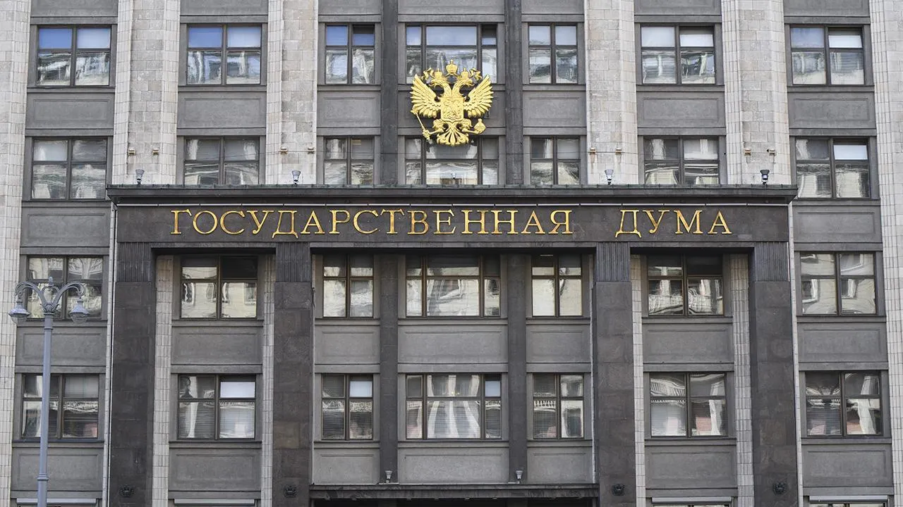 В Госдуме предложили отправить 30 миллионов человек на заводы