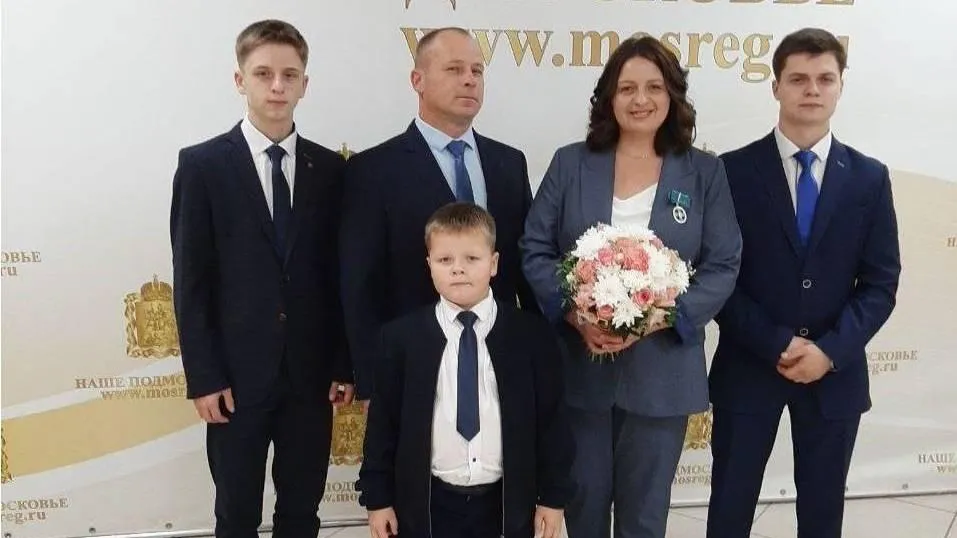 Двум многодетным матерям из Орехово-Зуева вручили знак «Материнская слава»
