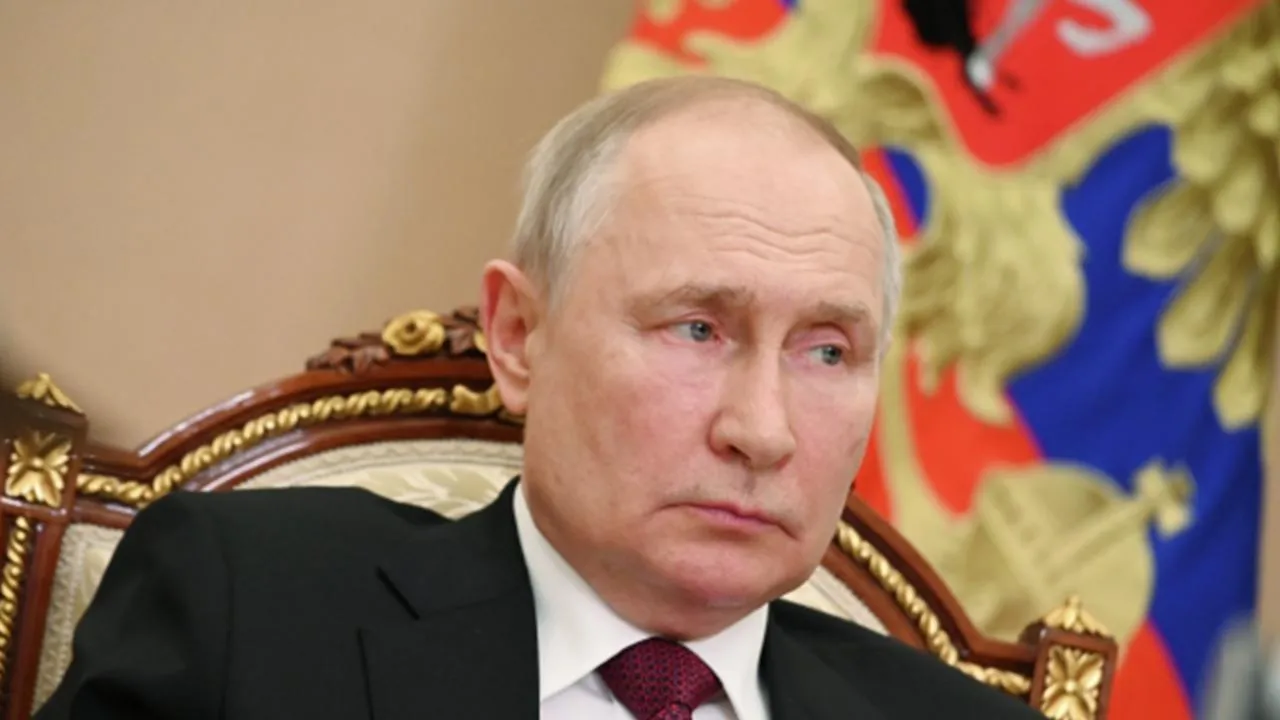 Путин заявил о продлении экономических спецмер по ввозу и вывозу сырья