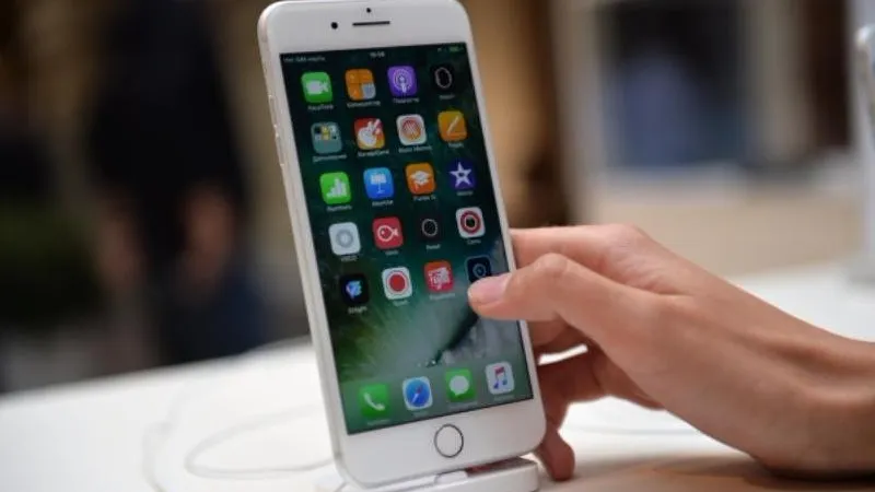 Горе-бизнесмен из Подольска украл 24 IPhone 7, чтобы открыть обувной магазин