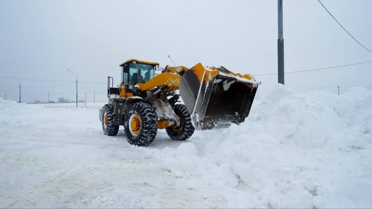 Около 180 тыс. кубометров снега вывезли с региональных дорог в Подмосковье с начала января
