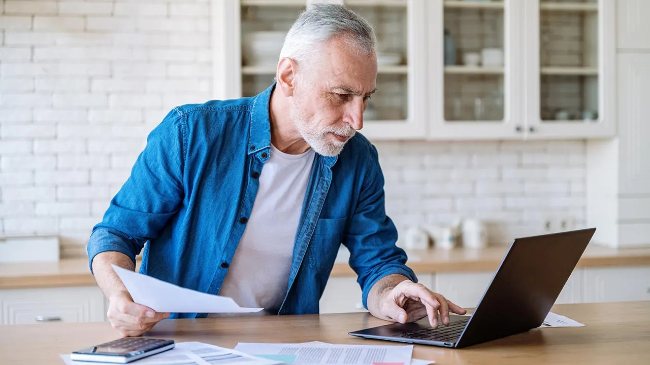 istockphoto.com/brizmaker