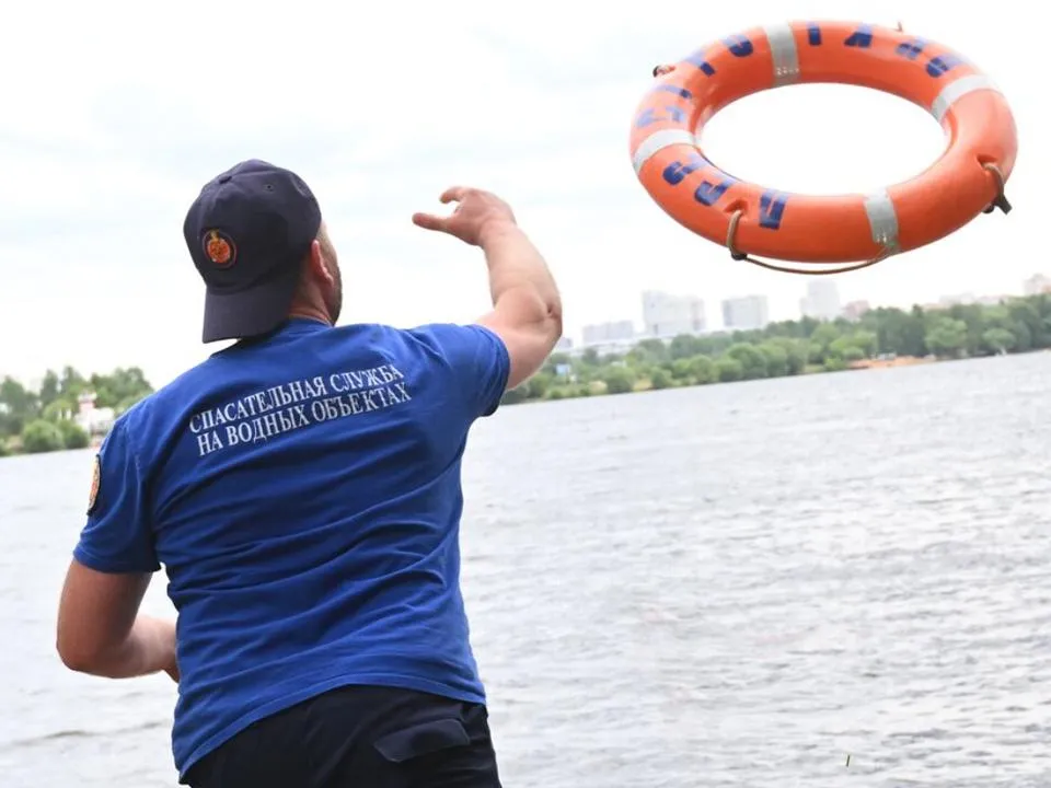 «Не напоролись на волнорезы»: спасатели рассказали волнующие истории на воде