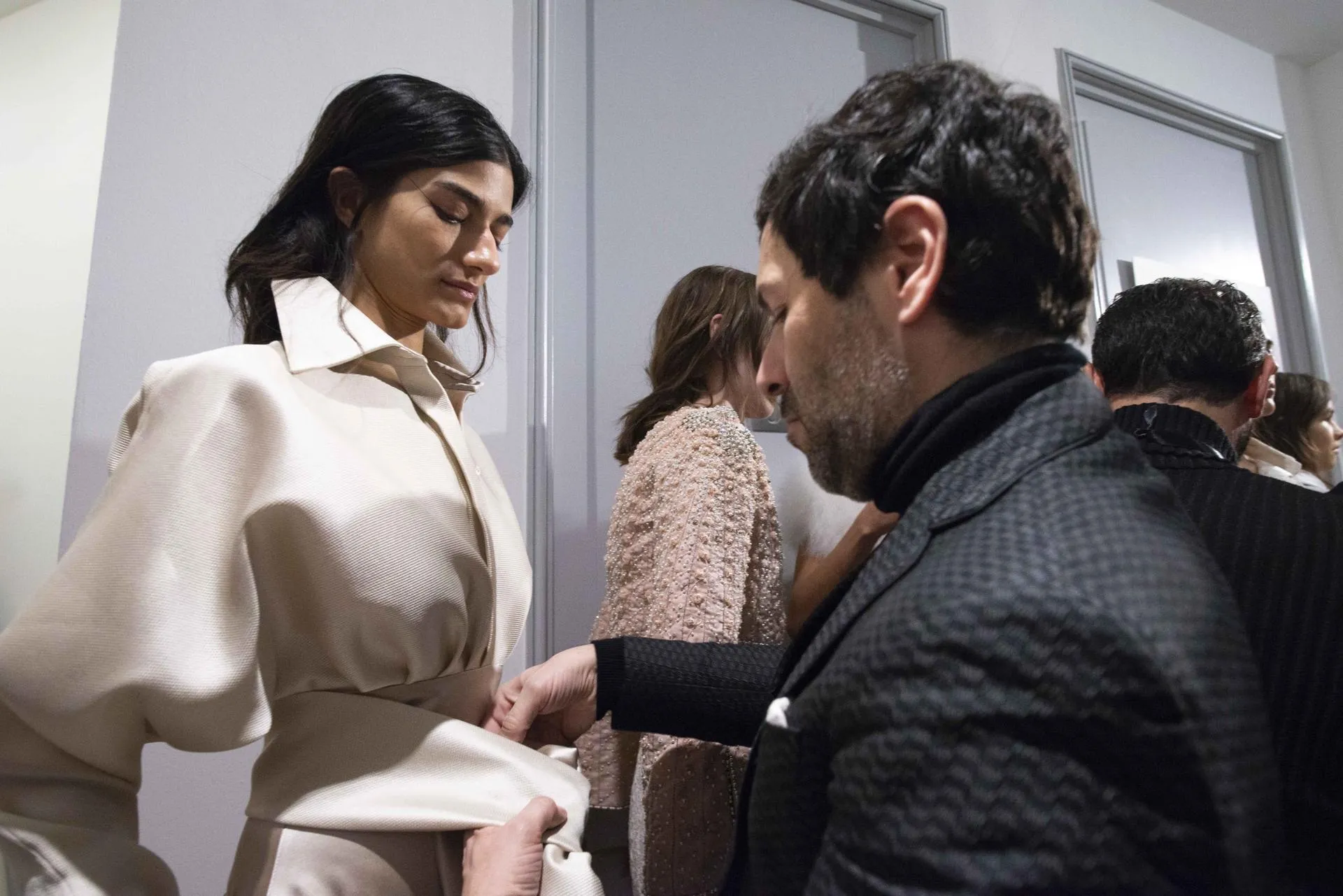 Парижская неделя моды, за кулисами показа бренда Alexis Mabille, 2024 год / Jude Photography / Keystone Press Agency