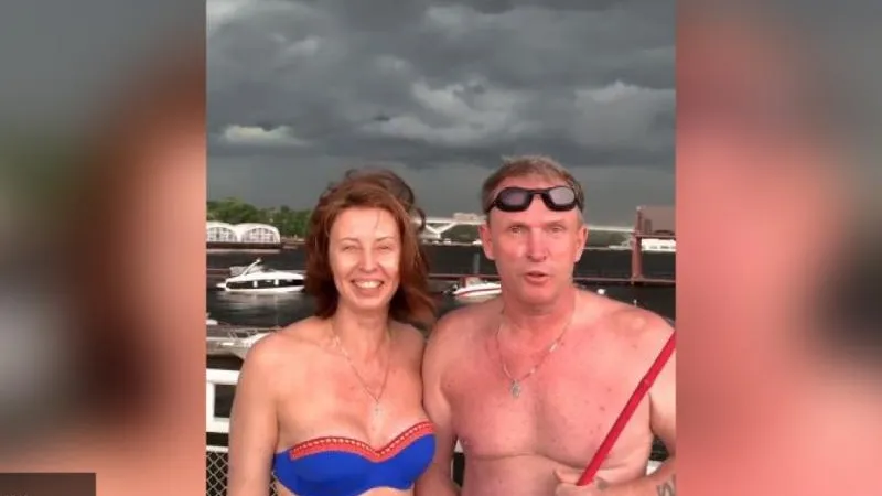 Подписчиков возмутило легкомыслие Рыбина и Сенчуковой, загоравших на набережной