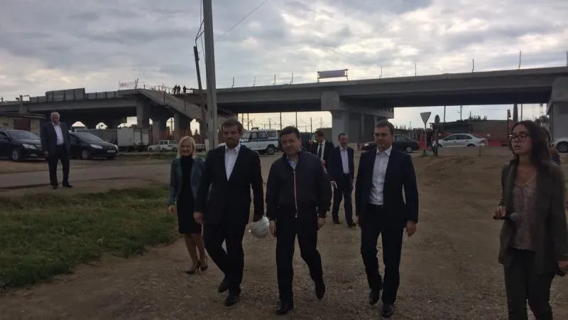 Воробьев проверил строительство путепровода в Тучкове