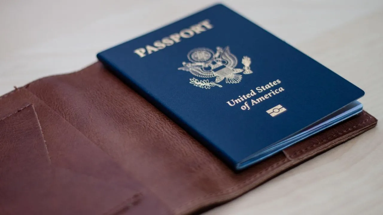 В США у министра внутренней безопасности украли сумку и паспорт