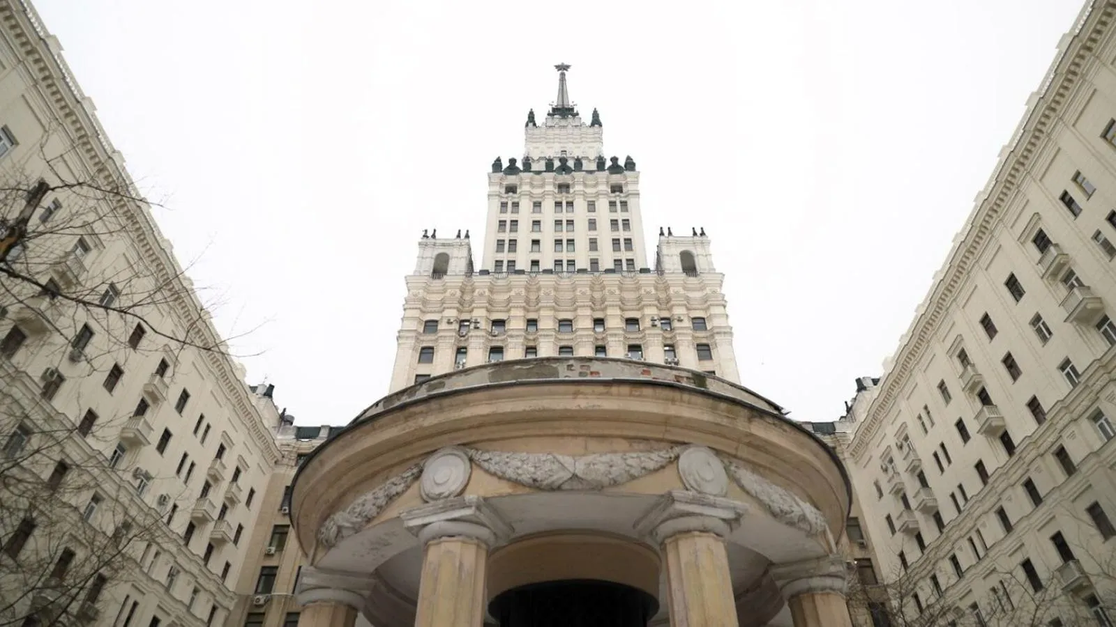 Высотка у Красных ворот, Москва. Евгений Биятов