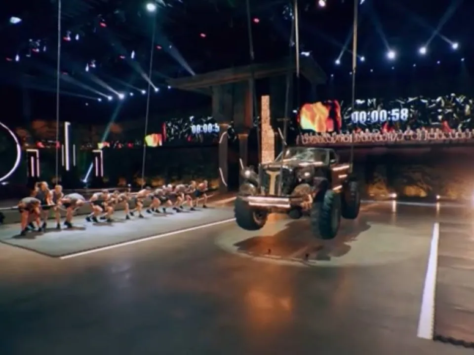 Кадр из видео телепрограммы «Титаны»