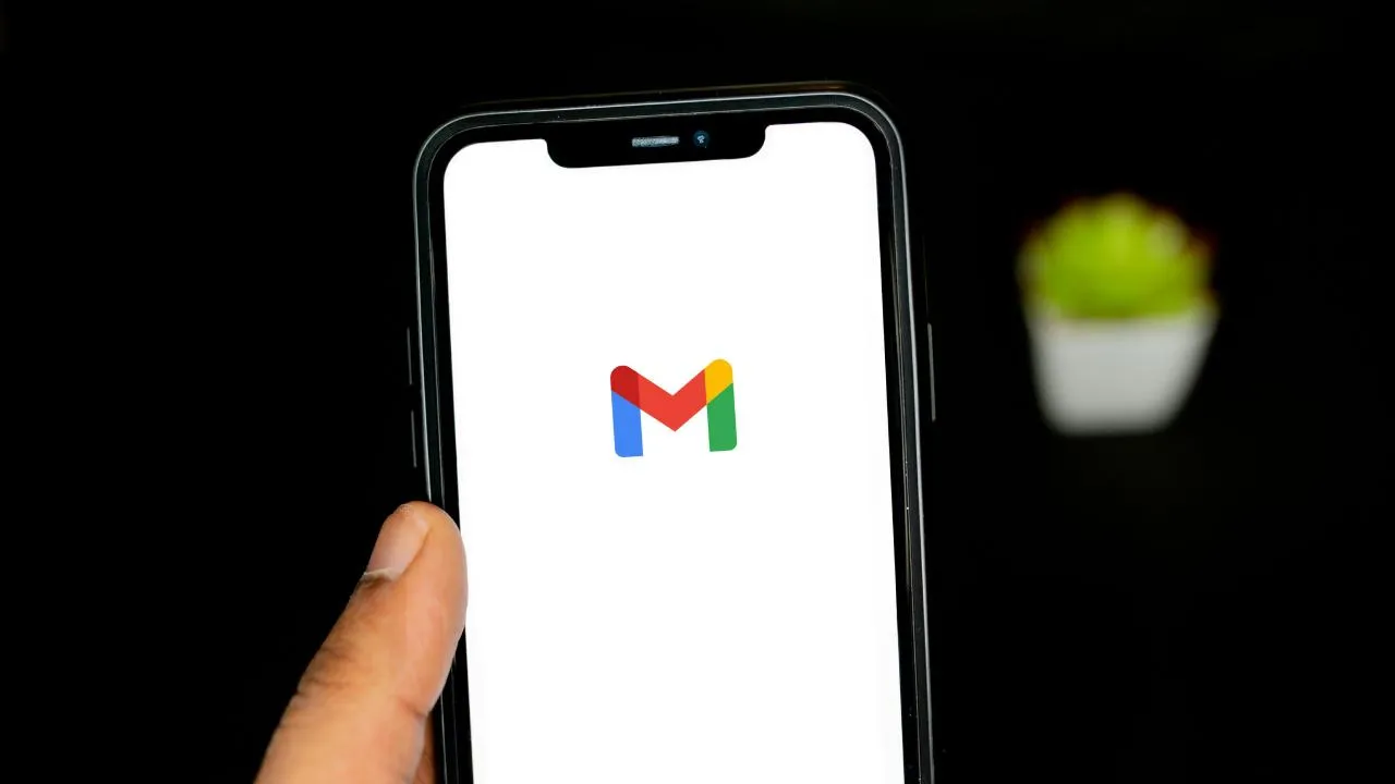 «Госуслуги» предлагают пользователям поменять почту Gmail на российские аналоги