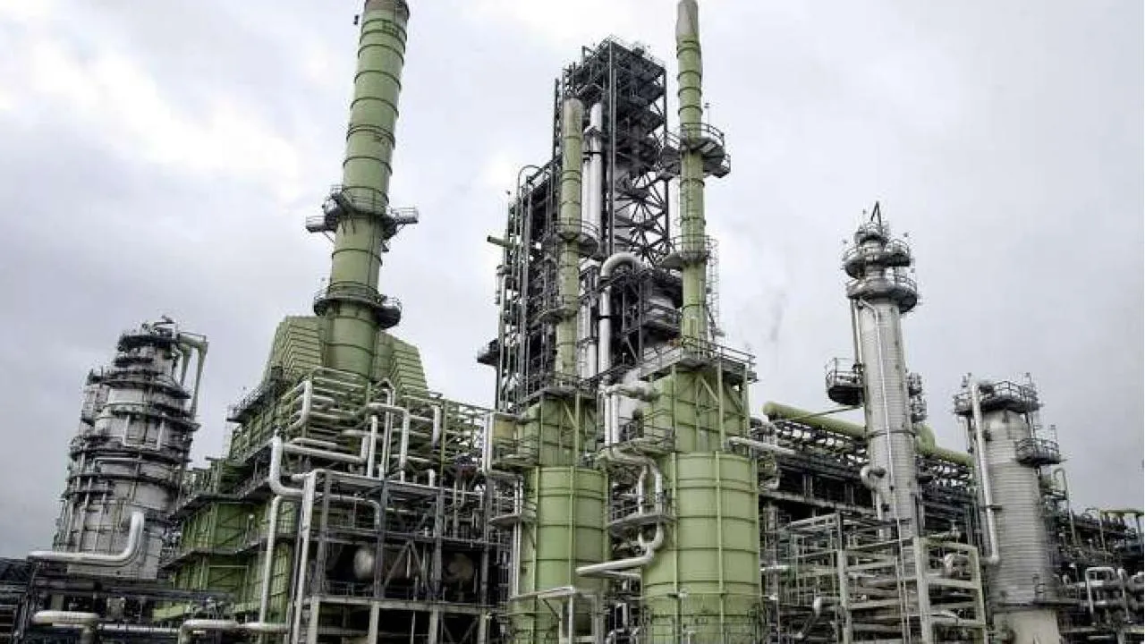 Baza: на нефтеперерабатывающем заводе в Усинске произошел взрыв