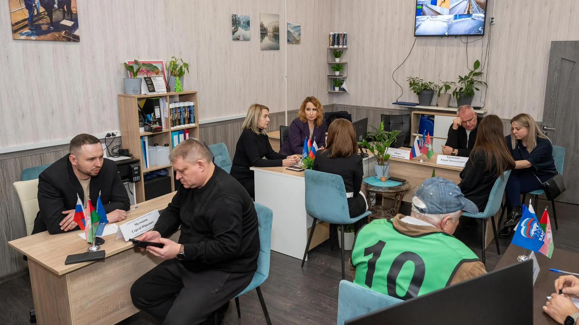 В Талдомском округе прошла необычная встреча — «выездная администрация» прямо на одном из местных предприятий