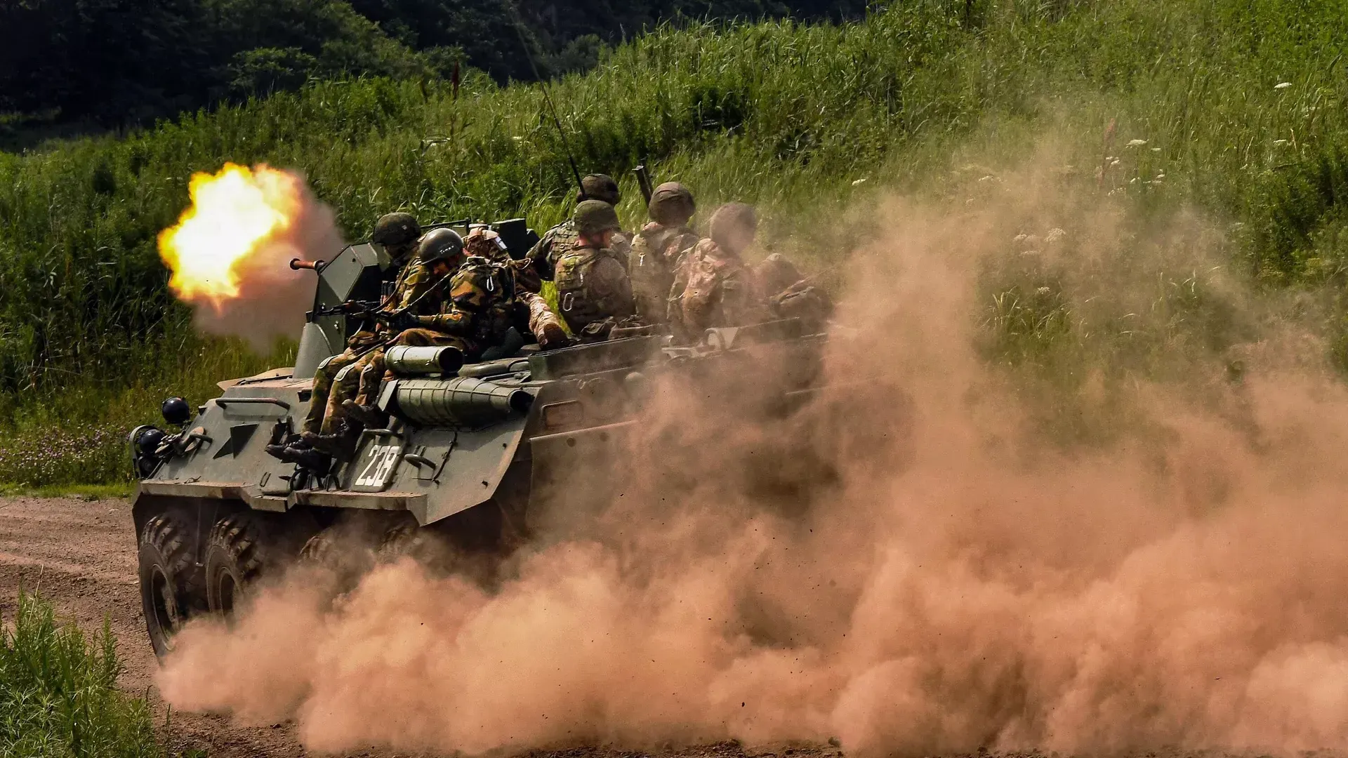 Болгария окажет Украине военную помощь бронетранспортерами, пробиваемыми пулеметной очередью