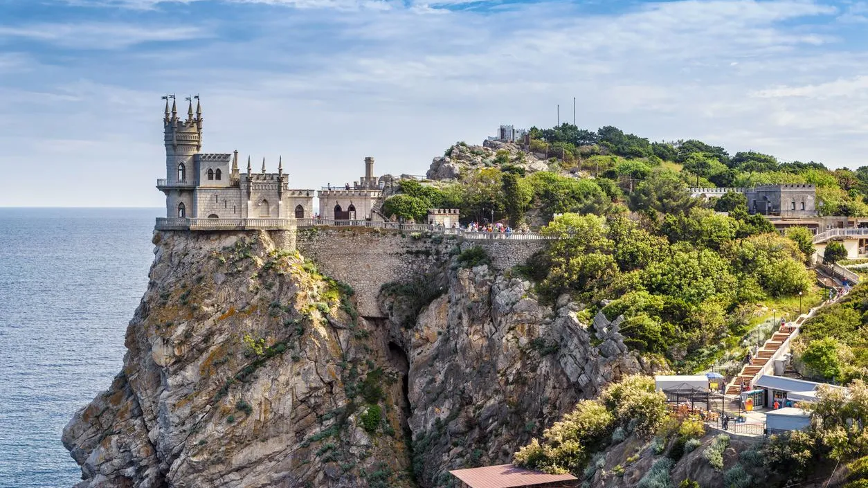 Книгу о марте 2014 года раздали в учебных заведениях Крыма