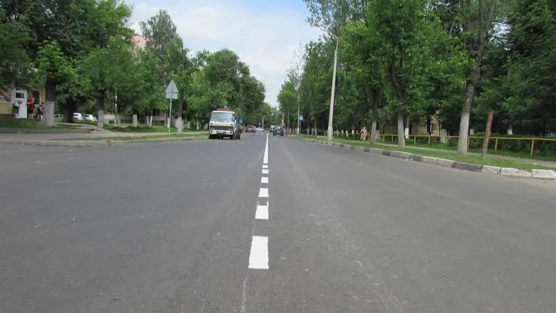 На улицы Реутова начали наносить дорожную разметку
